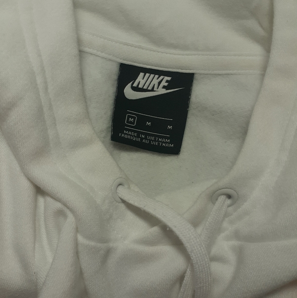 Cropped Nike hoodie with a pink Nike logo. - Picture 5 of 5